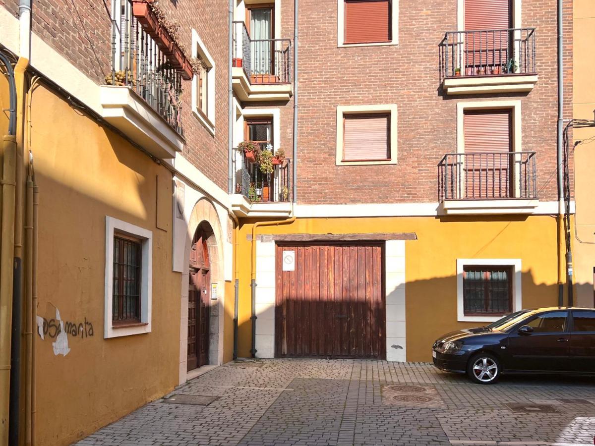 Housing Leon Santa Marina Leilighet Eksteriør bilde
